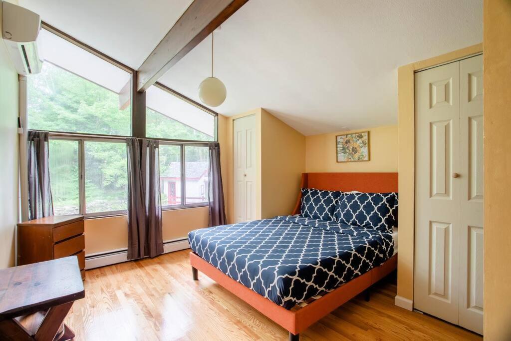 Sunset Estate In The Catskills Монтичело Екстериор снимка