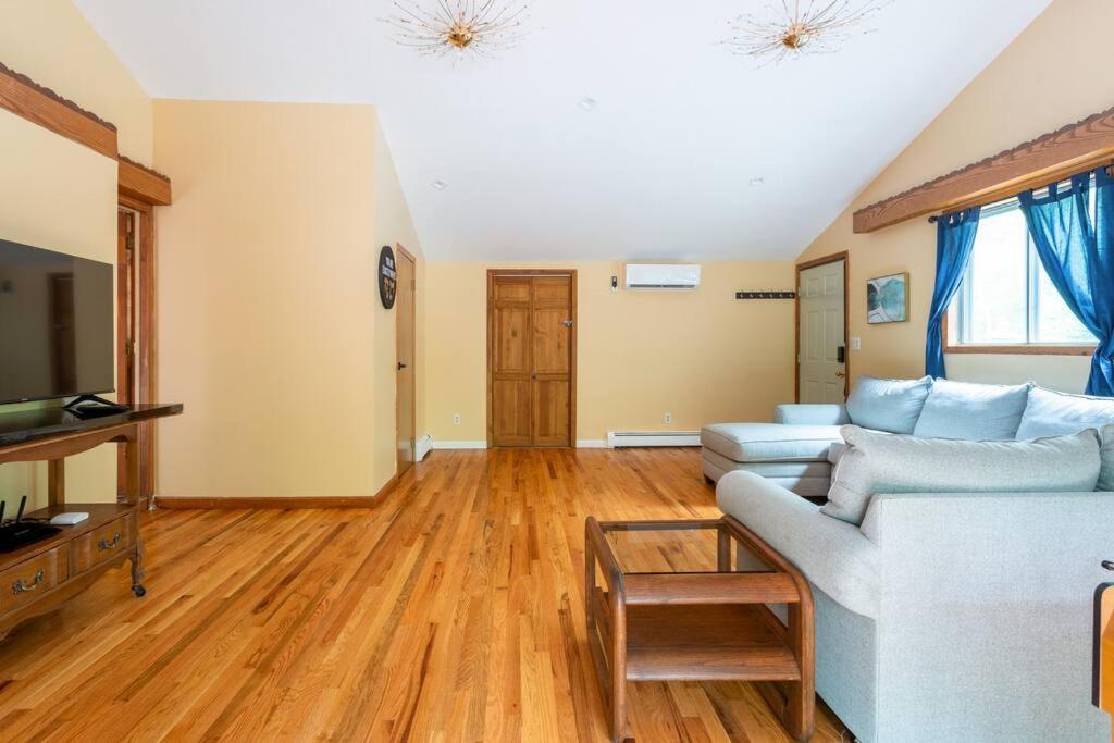 Sunset Estate In The Catskills Монтичело Екстериор снимка