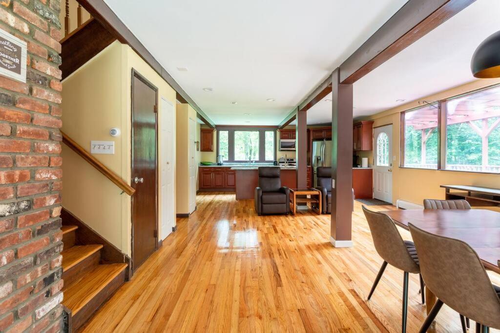 Sunset Estate In The Catskills Монтичело Екстериор снимка
