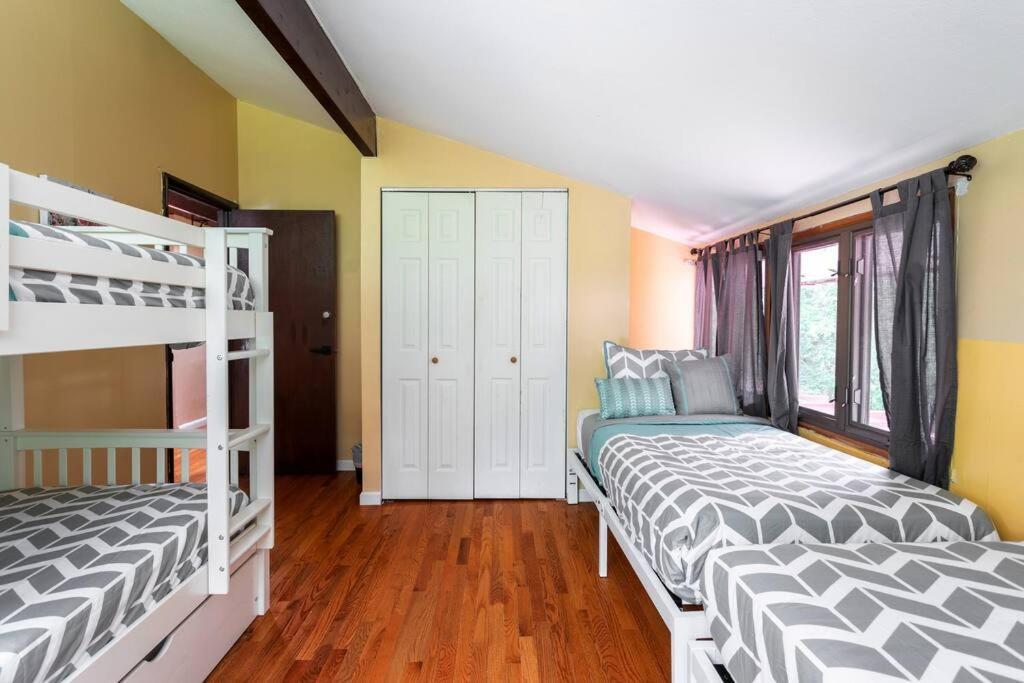 Sunset Estate In The Catskills Монтичело Екстериор снимка