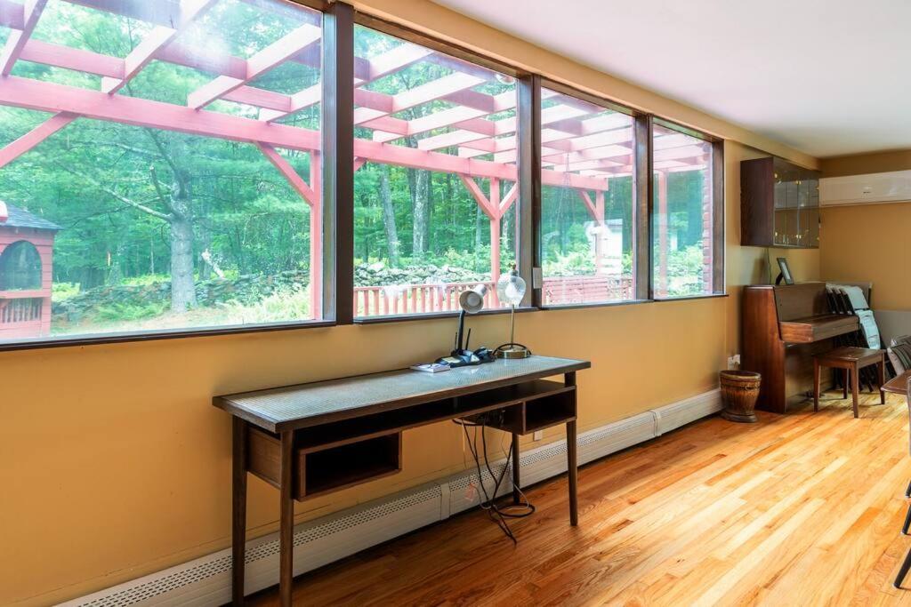 Sunset Estate In The Catskills Монтичело Екстериор снимка