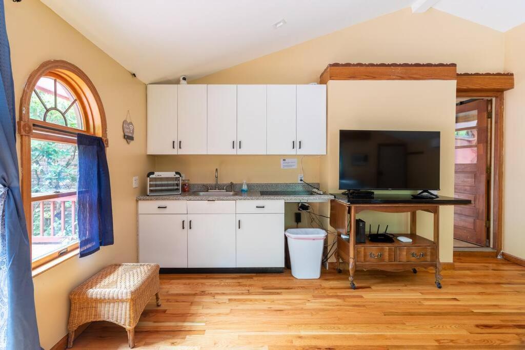 Sunset Estate In The Catskills Монтичело Екстериор снимка