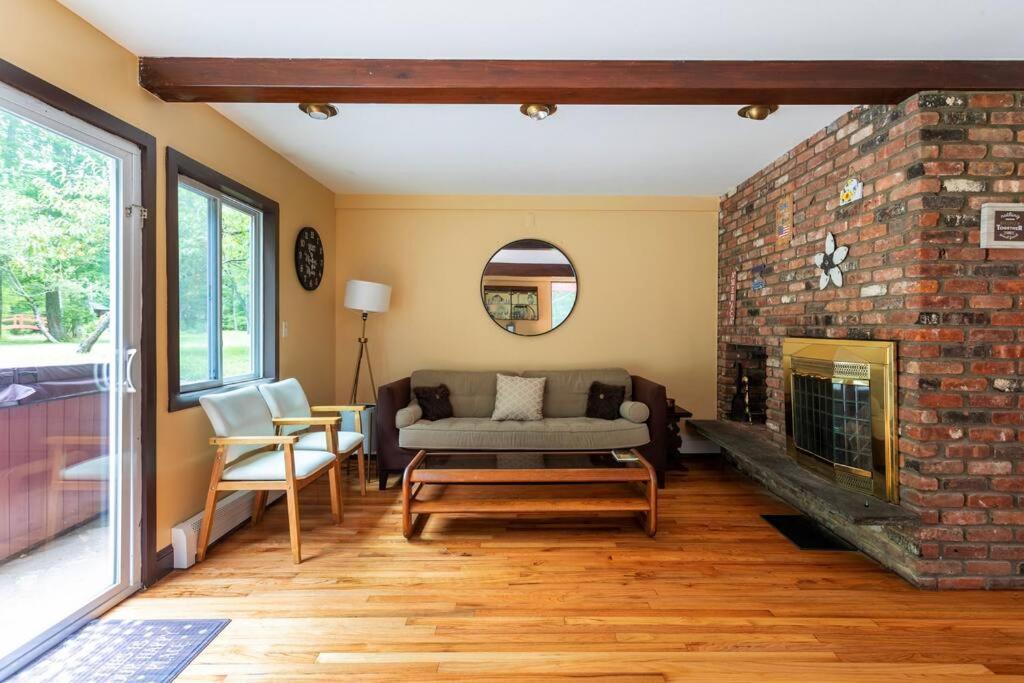 Sunset Estate In The Catskills Монтичело Екстериор снимка