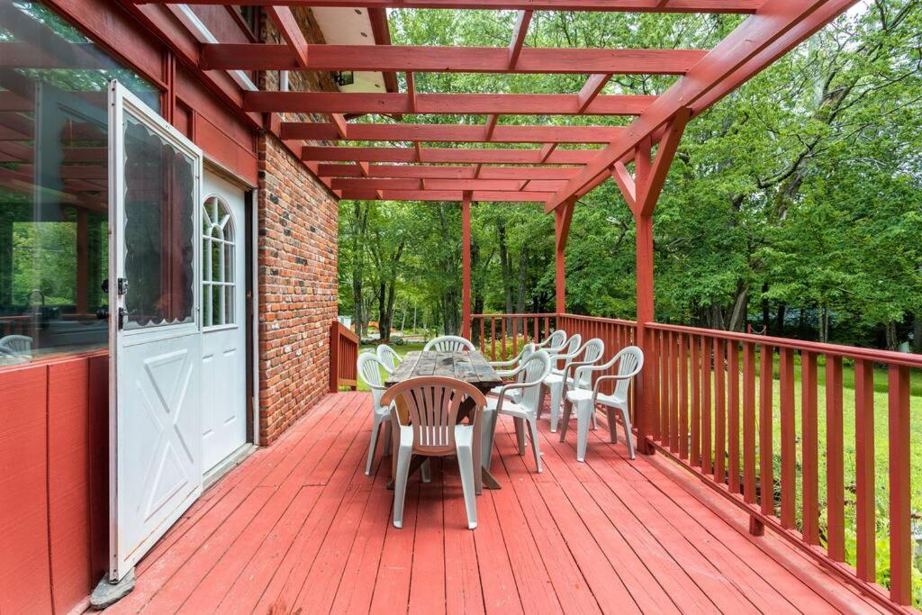 Sunset Estate In The Catskills Монтичело Екстериор снимка