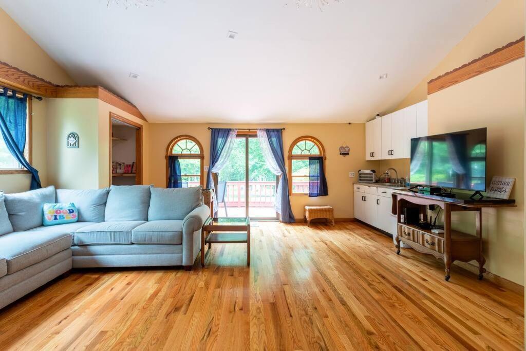 Sunset Estate In The Catskills Монтичело Екстериор снимка